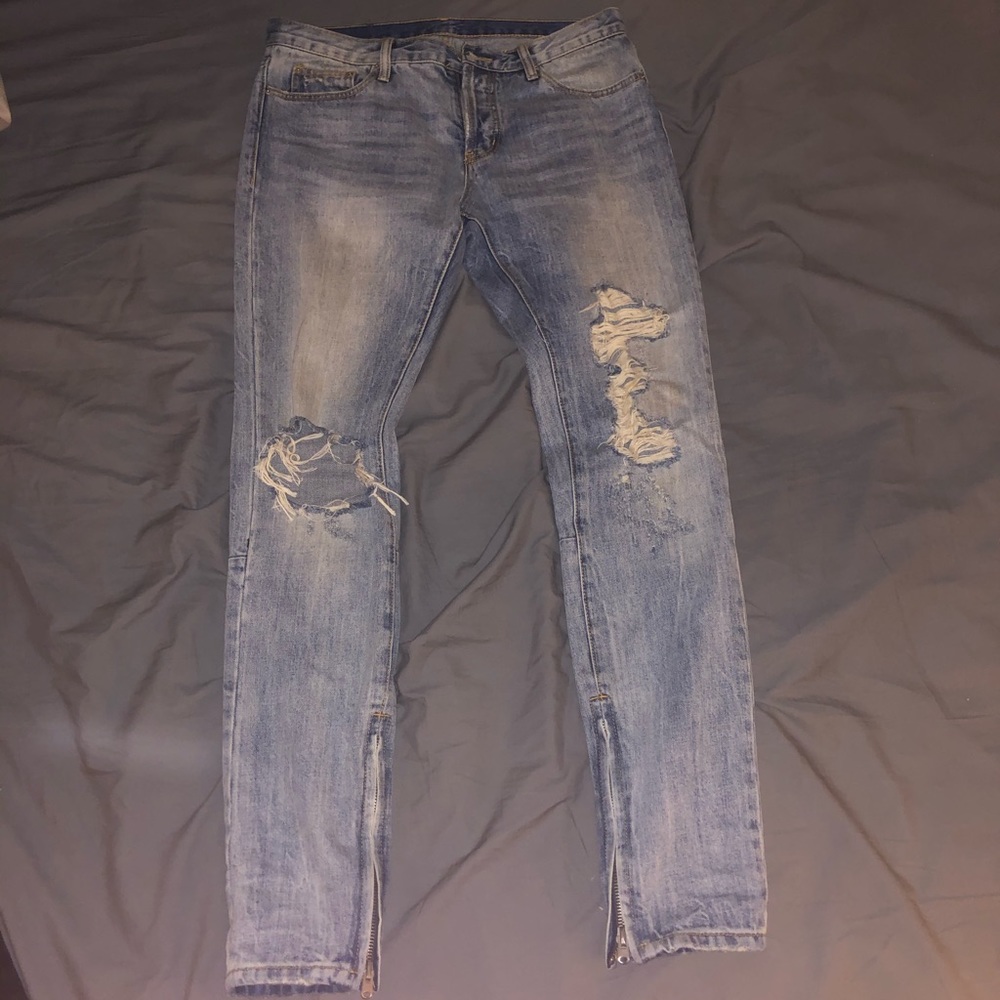 Mnml distressed denim. High quality . Ankle zipper